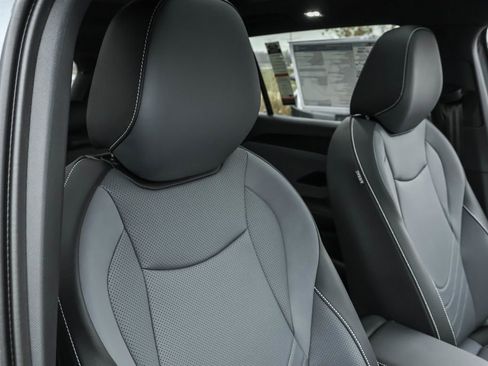 New 2025 Volkswagen Tiguan SE R-Line image 43