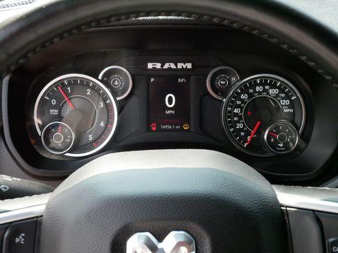 Used 2024 RAM 2500 Big Horn w/ Night Edition AWD/4WD image 21