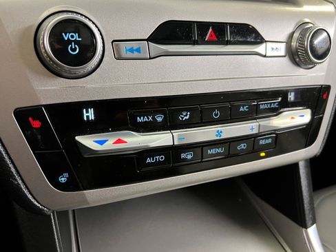 Used 2021 Ford Explorer XLT w/ Equipment Group 202A image 45