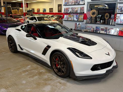 Used 2018 Chevrolet Corvette Z06 RWD image 4