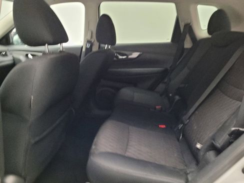 Used 2019 Nissan Rogue SV FWD image 18