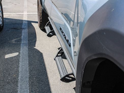 Used 2025 Toyota Tacoma TRD Off-Road image 7