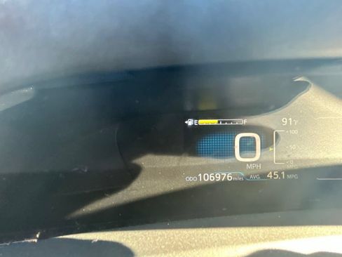 Used 2016 Toyota Prius Two FWD image 4
