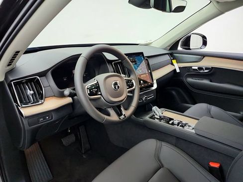New 2026 Volvo XC90 T8 Plus w/ Protection Package Premier AWD/4WD image 20