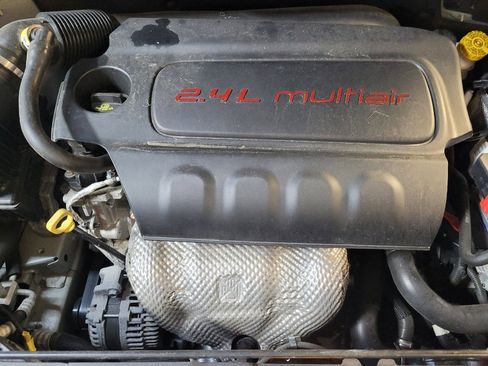 Used 2021 Jeep Renegade Latitude FWD image 30