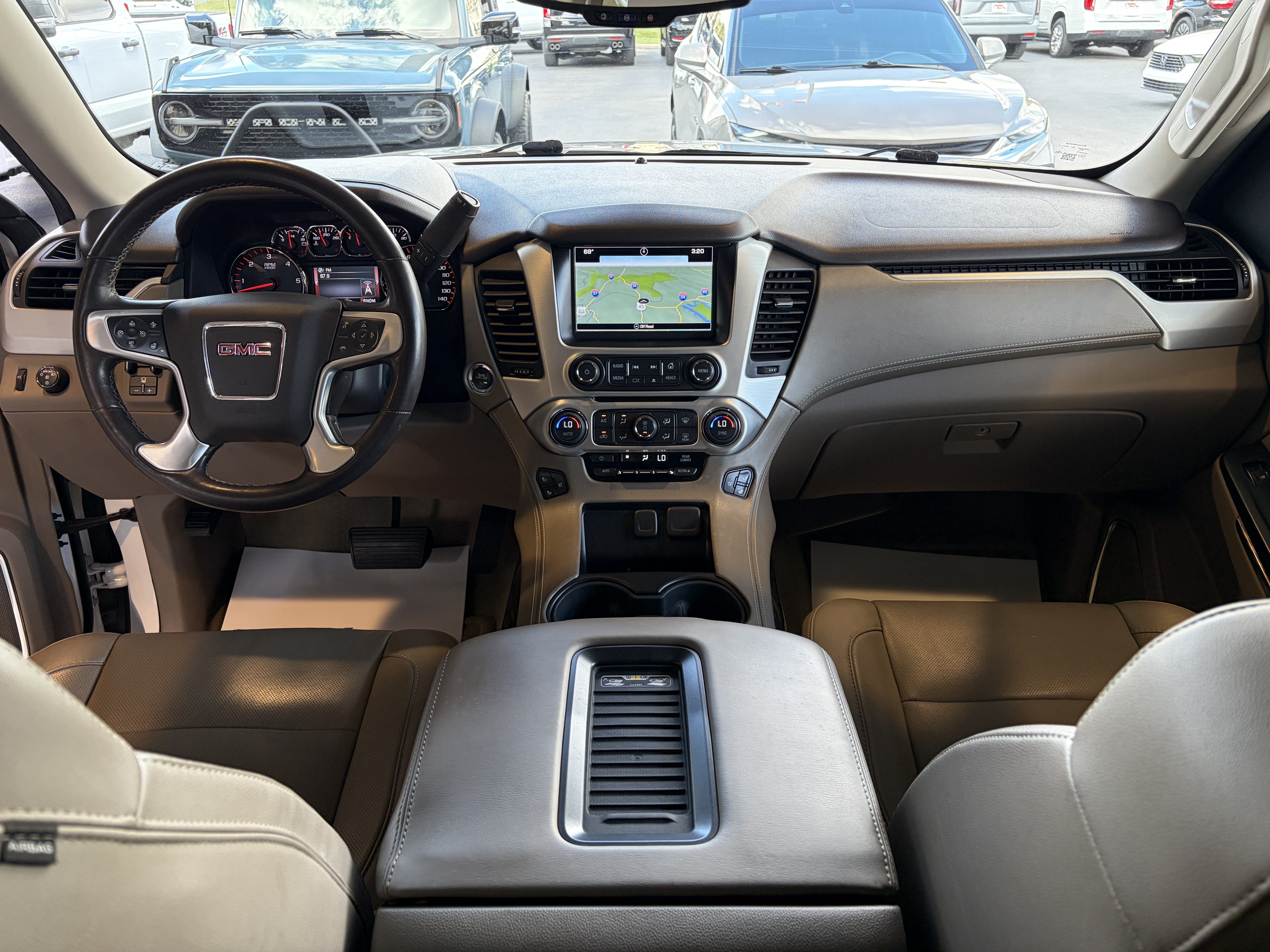 Used 2016 GMC Yukon SLT w/ Open Road Package AWD/4WD image 29