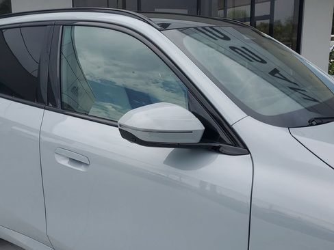 Used 2025 BMW X3 xDrive30i AWD/4WD image 10