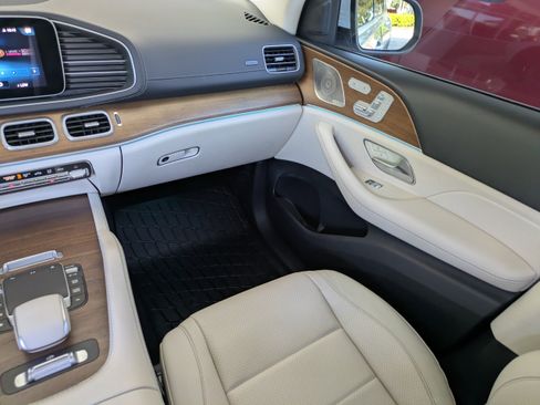 Used 2022 Mercedes-Benz GLS 450 4MATIC image 18