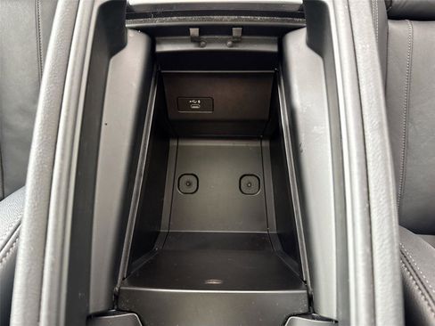 Used 2020 BMW X5 xDrive50i w/ Executive Package image 36