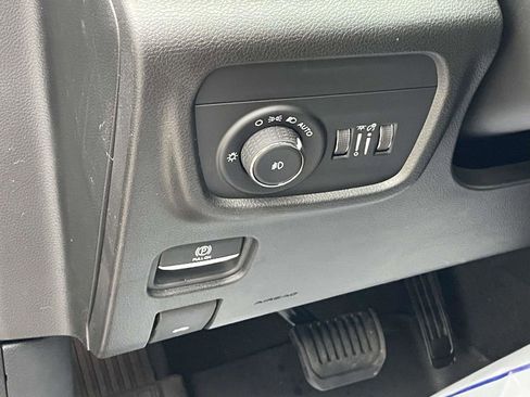 New 2026 Jeep Grand Cherokee Limited w/ Luxury Tech Group II AWD/4WD image 27