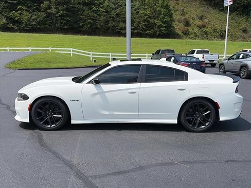 Used 2022 Dodge Charger R/T w/ Plus Group RWD image 2
