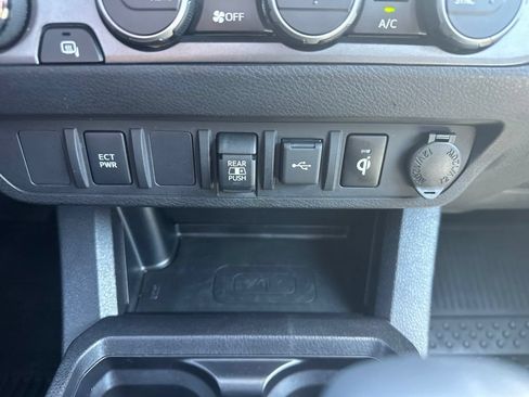 Used 2023 Toyota Tacoma TRD Sport AWD/4WD image 5