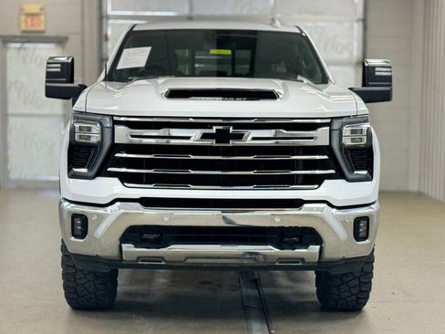 Used 2024 Chevrolet Silverado 2500 LTZ w/ LTZ Plus Package AWD/4WD image 2