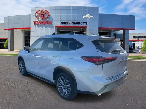 Used 2021 Toyota Highlander Platinum image 8