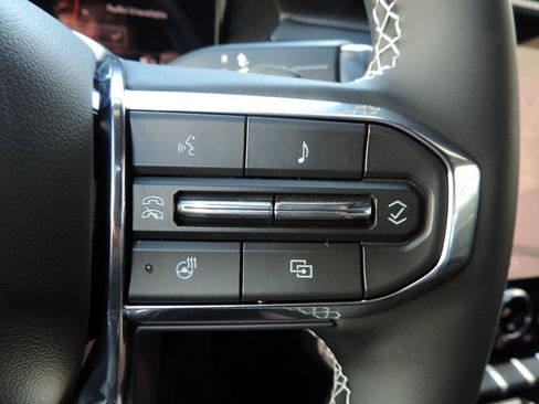 New 2026 GMC Acadia Denali w/ Super Cruise Package FWD image 24