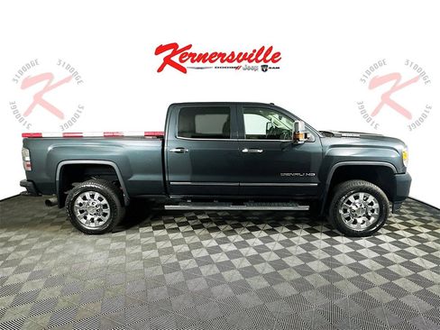 Used 2017 GMC Sierra 2500 Denali w/ Duramax Plus Package image 8