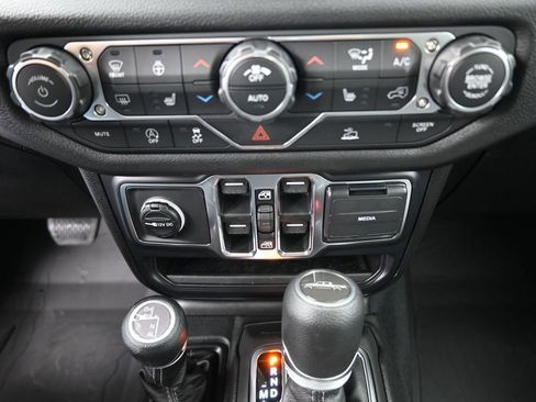 New 2026 Jeep Gladiator Sport image 9