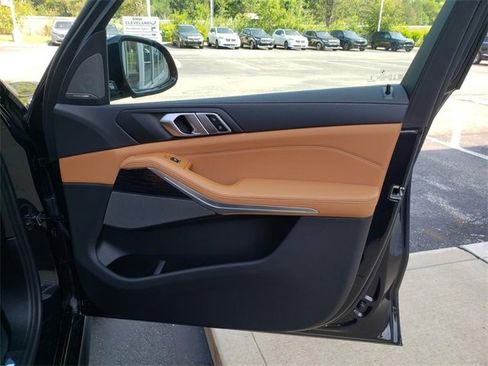 New 2026 BMW X5 xDrive40i w/ M Sport Package image 18