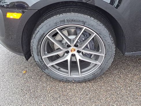 Certified 2026 Porsche Macan AWD/4WD image 14