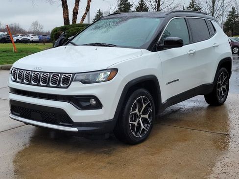 Used 2025 Jeep Compass Limited AWD/4WD image 7