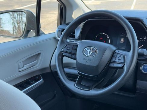 Certified 2024 Toyota Sienna LE image 16