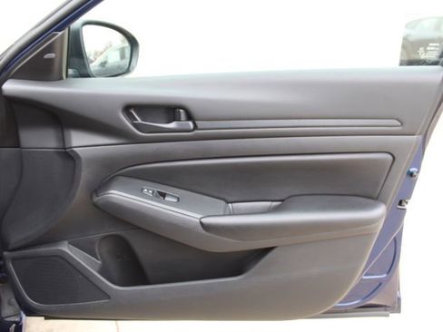 Used 2024 Nissan Altima 2.5 S image 34