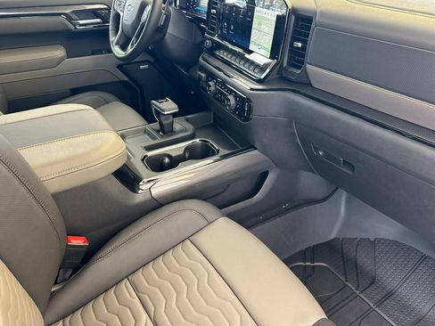 New 2026 Chevrolet Silverado 1500 ZR2 AWD/4WD image 17