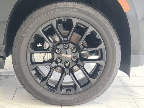 Used 2022 GMC Yukon Denali RWD image 10