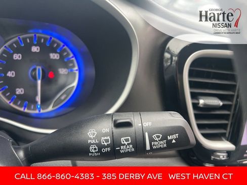 Used 2024 Chrysler Pacifica Touring-L image 48