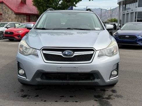 Used 2017 Subaru Crosstrek 2.0i Premium w/ Moonroof Package AWD/4WD image 8