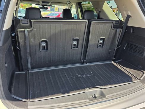 Used 2023 Nissan Pathfinder SL w/ Lighting Package (N92) image 19