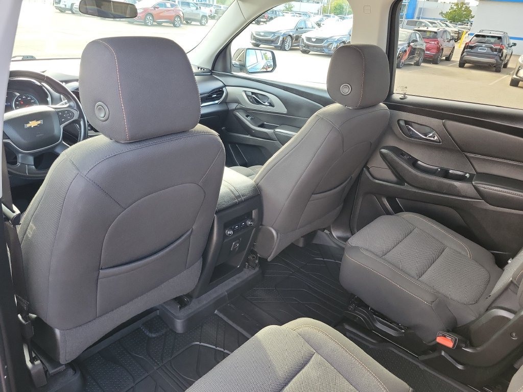 Used 2021 Chevrolet Traverse LT FWD image 30