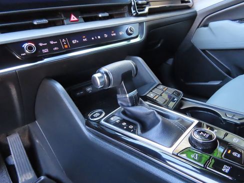 Certified 2023 Kia Sportage X-Line w/ X-Line Premium Package image 18