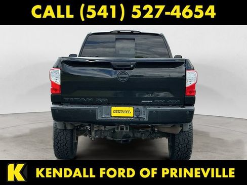 Used 2018 Nissan Titan SV w/ SV Convenience Package AWD/4WD image 6