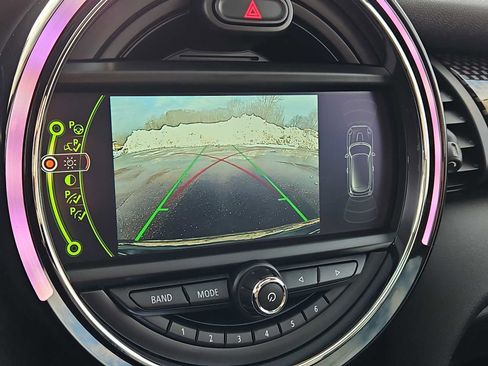 Used 2018 MINI Cooper S image 9