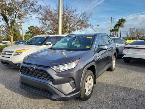 Used 2021 Toyota RAV4 XLE image 28