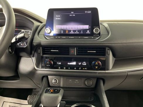 Used 2023 Nissan Rogue SV FWD image 23