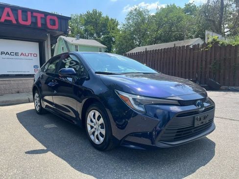 Used 2024 Toyota Corolla LE FWD image 10