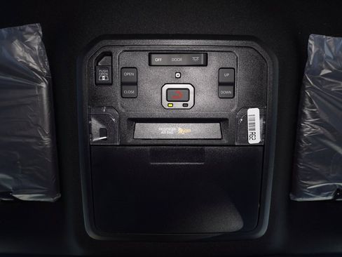 New 2025 Toyota Tacoma TRD Off-Road image 18