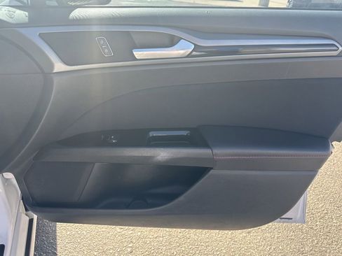 Used 2016 Ford Fusion SE w/ Equipment Group 201A image 28