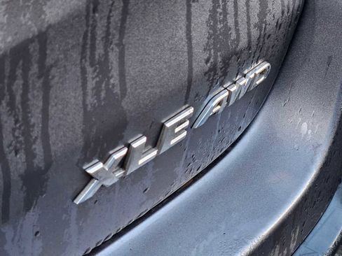 Used 2018 Toyota Highlander XLE image 4