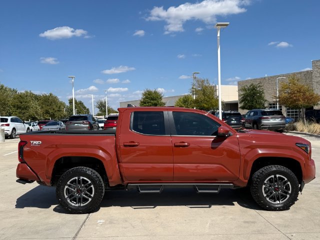 Used 2025 Toyota Tacoma TRD Sport AWD/4WD image 6