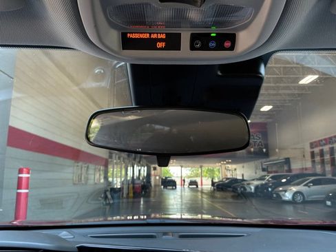 Used 2025 Chevrolet Trax LT FWD image 16