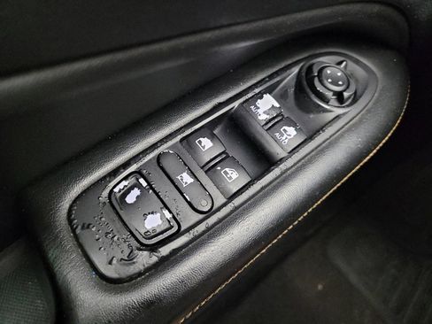 Used 2018 Jeep Compass Limited w/ Navigation Group AWD/4WD image 27
