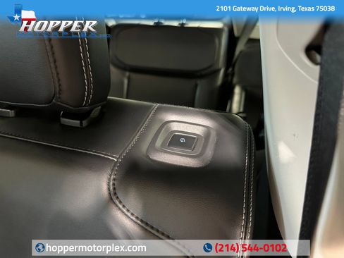 Used 2025 Ford Expedition Platinum AWD/4WD image 48