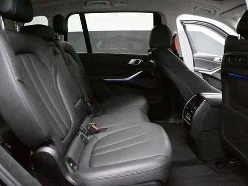Used 2020 BMW X7 xDrive40i w/ Premium Package image 18