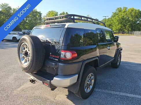 Used 2013 Toyota FJ Cruiser 4WD w/ Upgrade Pkg image 3