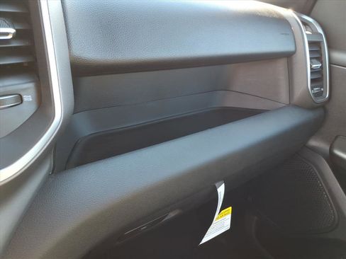 New 2026 RAM 1500 Express image 33