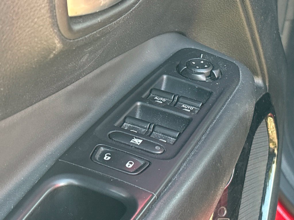 Used 2018 Jeep Renegade Altitude w/ UConnect 8.4 Nav Group AWD/4WD image 11