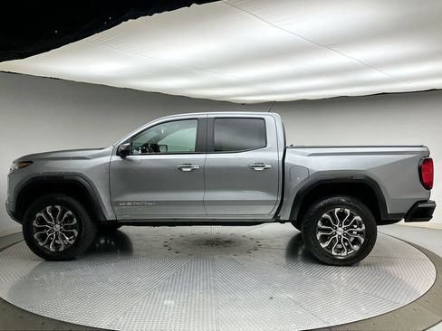 Used 2024 GMC Canyon Denali AWD/4WD image 2